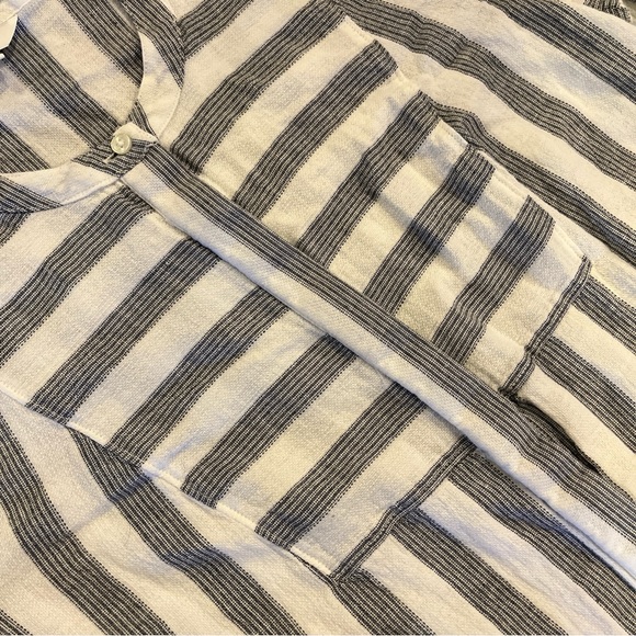 Crown & Ivy Womens Blouse Top Size L Large Striped Casual - Picture 5 of 6